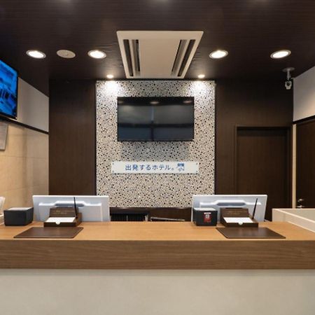 Toyoko Inn Tokyo Eki Yaesu Kita Guchi Exterior photo