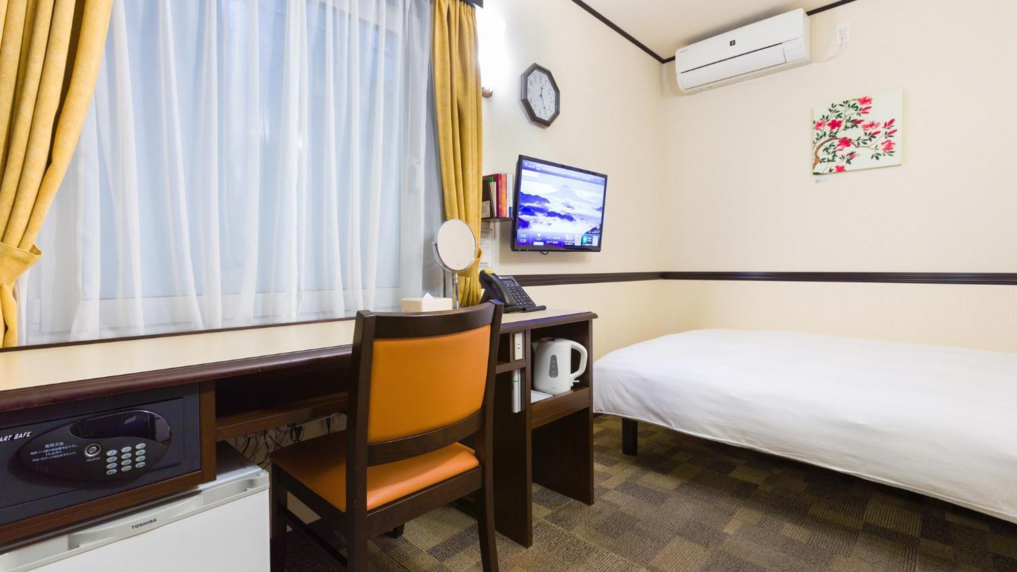 Toyoko Inn Tokyo Eki Yaesu Kita Guchi Room photo