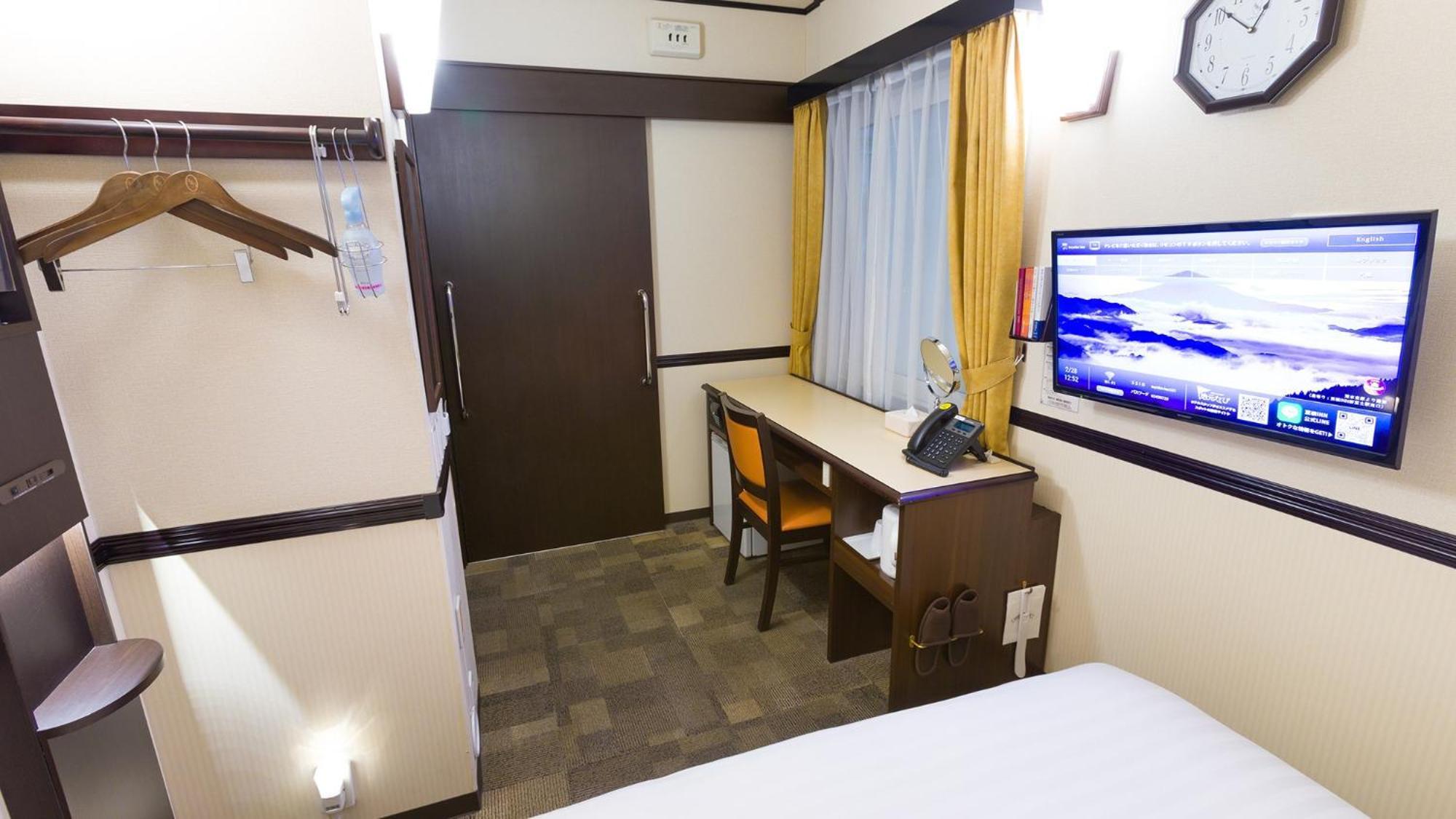 Toyoko Inn Tokyo Eki Yaesu Kita Guchi Room photo