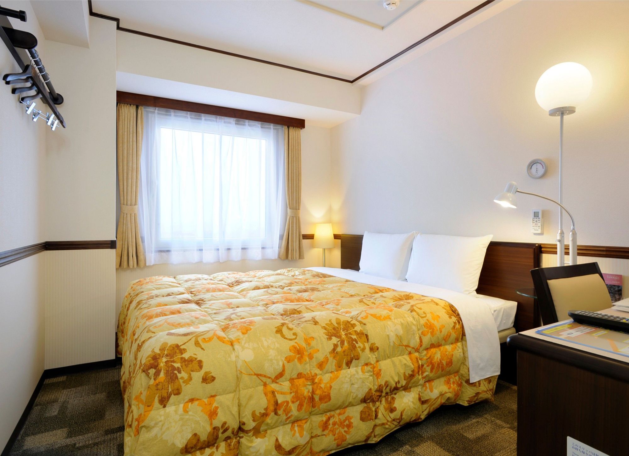 Toyoko Inn Tokyo Eki Yaesu Kita Guchi Exterior photo